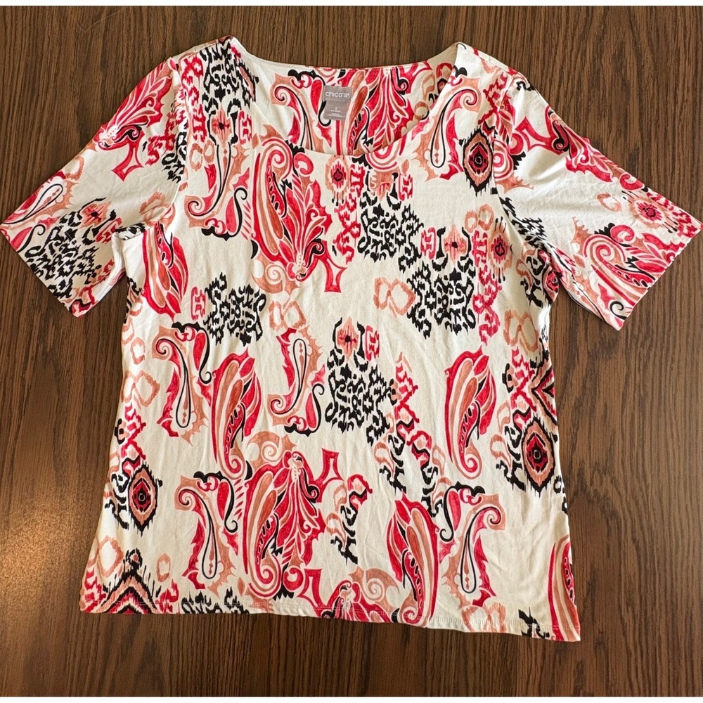 Chico's Women Top Size 2 Large Red Pink Paisley Short Sleeve Scoop Neck Stretch